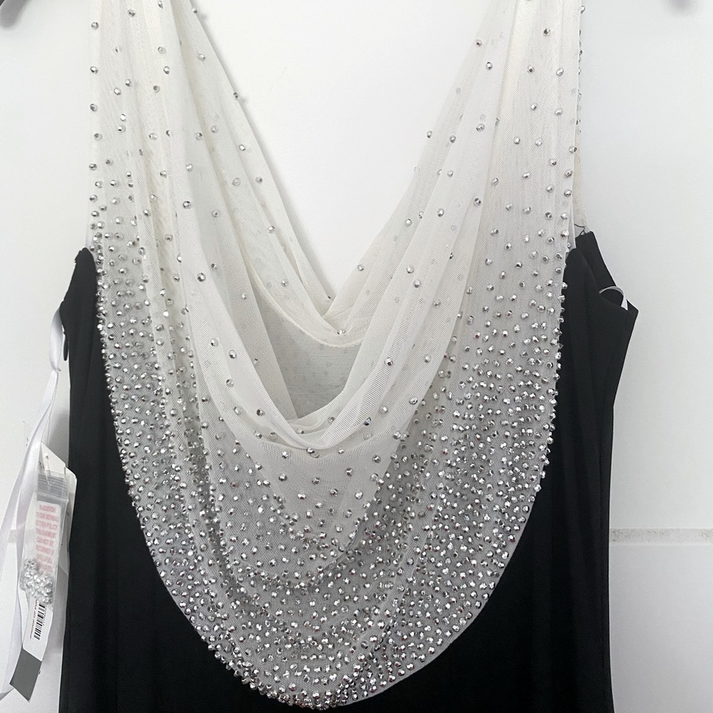 NWT Betsy Adam Gown w/ White Drape Neck & Beading - Picture 5 of 9